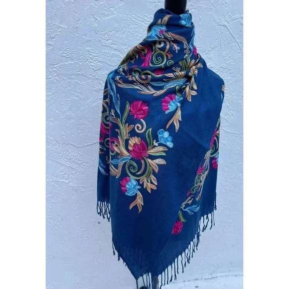 Unbranded Womens Embroidered Flower Scarf Multicolor Sz 29"x33" - Picture 8 of 14